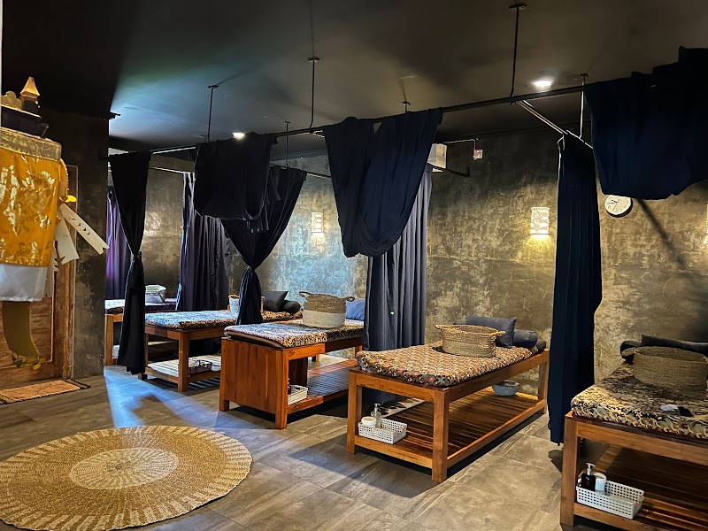 Lotus Massage Therapy Echo - Lotus Massage Therapy Echo Jl. Batu Mejan Canggu, Canggu, Kec. Kuta Utara, Kabupaten Badung, Bali 80351, Indonesia