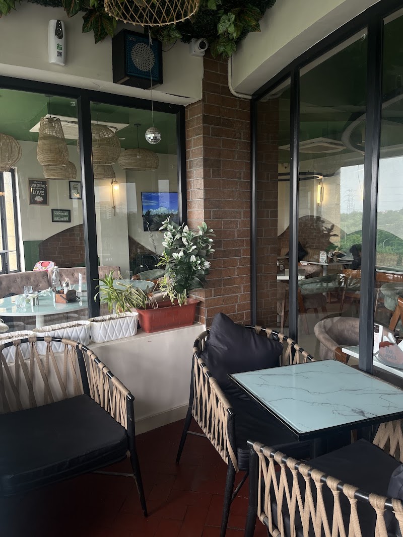 Haristo Pizzeria × Khadak Singh Da Dhaba - Haristo Pizzeria × Khadak Singh Da Dhaba 3rd floor, Anshul Plaza, DDA Sports Complex, Plot no 8, opposite Dwarka, Pocket 1, Sector 10 Dwarka, Dwarka, Delhi, 110075, India