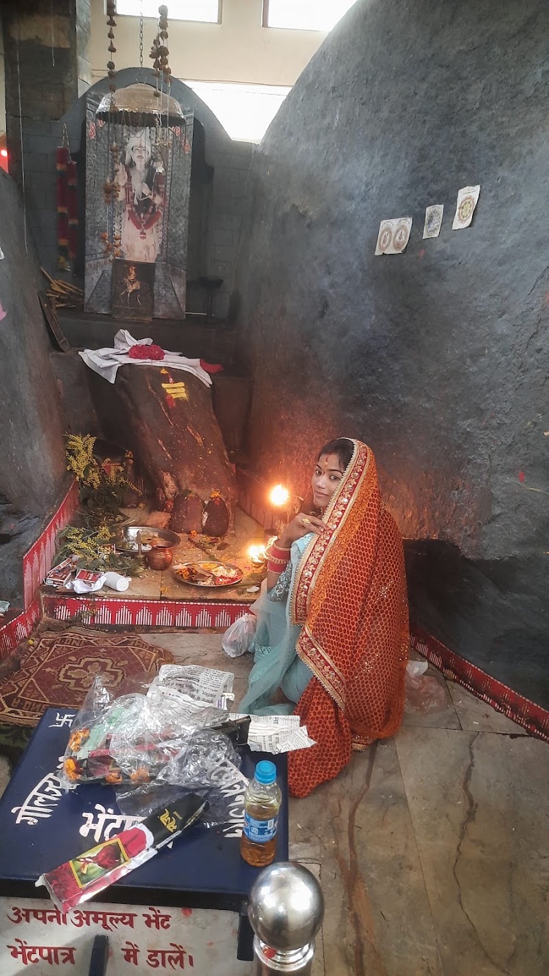 Gairar Golu devta mandir - Gairar Golu devta mandir, MP79+PWC, Gairar, Diudiya, Uttarakhand 263663, India