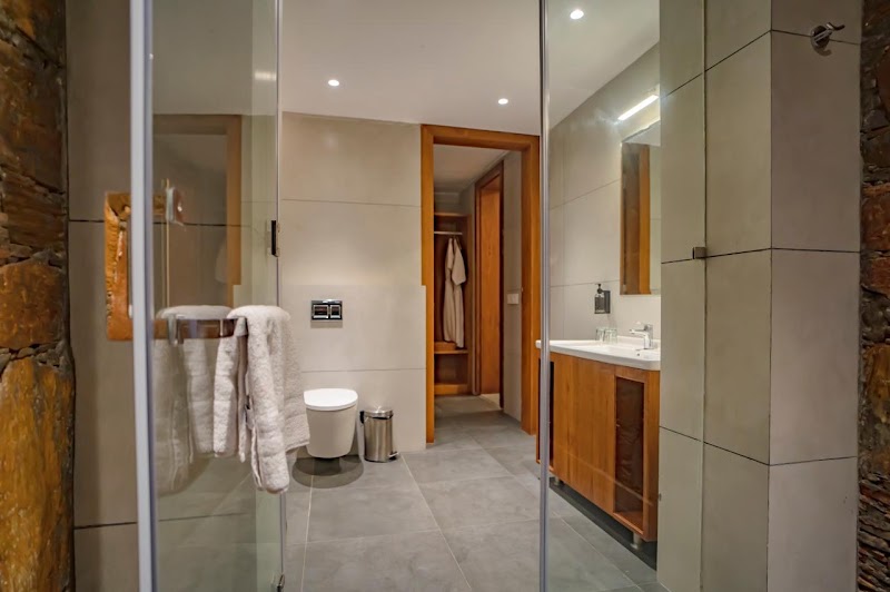 Maanya by the lake By Samav hotels - Maanya by the lake By Samav hotels HMW7+5R3, Rani Rd, near Sanjay Gandhi Park, Fateh Sagar Lake, Udaipur, Rajasthan 313004, India