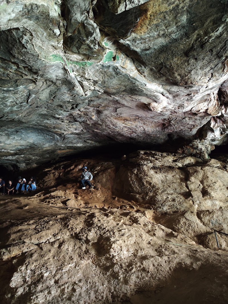 Ravana's Cave - Ravana's Cave, V27X+QFR, Ella, Sri Lanka