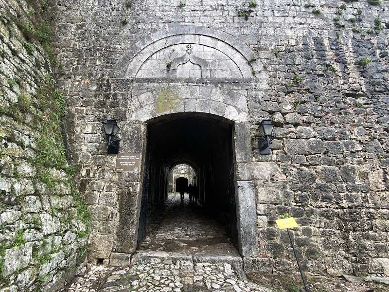 Rozafa Castle parking - Rozafa Castle parking, 2FWW+V59, Rruga Kalasë, Shkodër, Albania