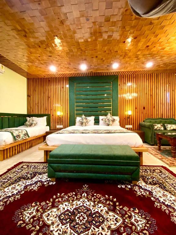 Hotel Woodville Inn - Hotel in Mcleodganj - Hotel Woodville Inn - Hotel in Mcleodganj Hotel Woodville Inn, Temple Rd, near Dalai Lama, McLeod Ganj, Dharamshala, Himachal Pradesh 176215, India