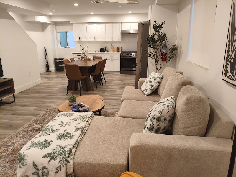 Stylish & Cozy Retreat Near USC & Downtown LA - Stylish & Cozy Retreat Near USC & Downtown LA, 1348 W 35th St, Los Angeles, CA 90007, USA