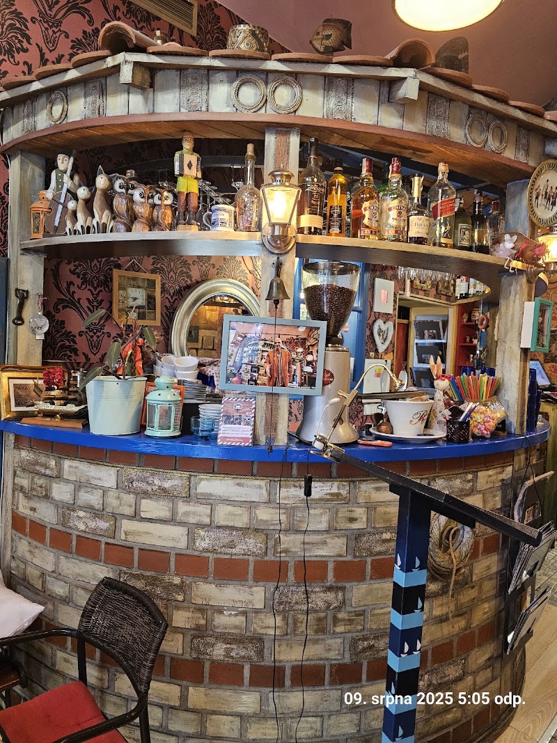Luka Lu - Luka Lu Újezd 33/402, Malá Strana, 118 00 Praha-Praha 1, Czechia