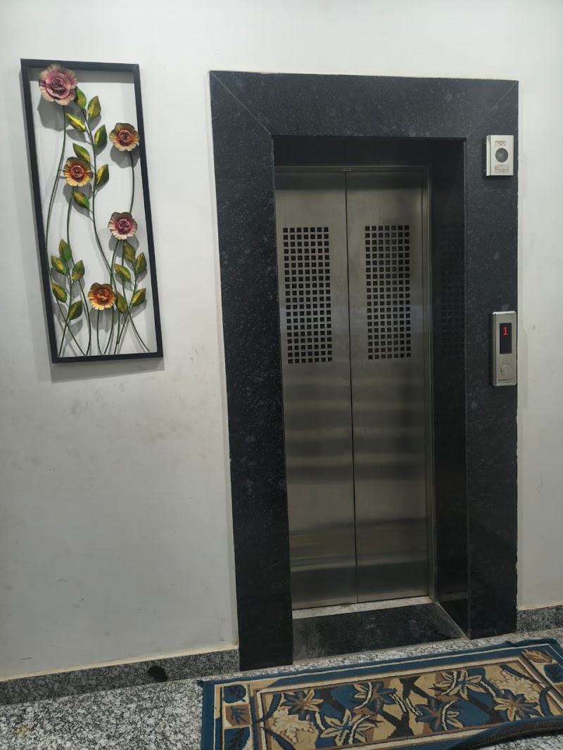 HOTEL KASHI HOME STAY - HOTEL KASHI HOME STAY, KHASRA NO.192, Nai Basti Marauli, Kanchan Vihar Colony, Bhullanpur, Varanasi, Manrauli, Uttar Pradesh 221108, India