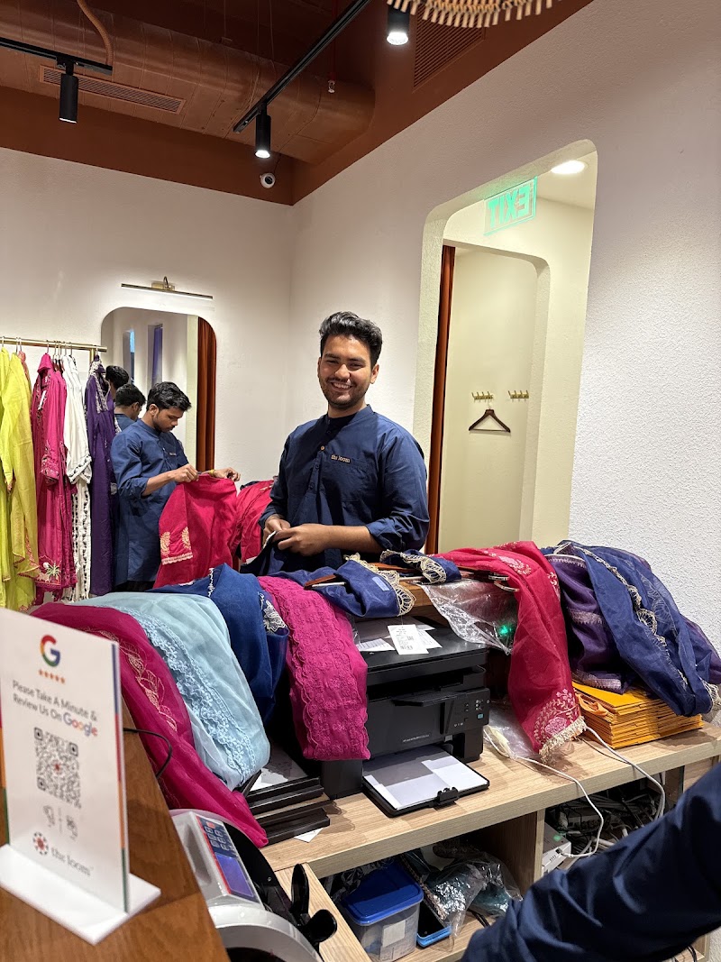The Loom - The Loom 1st Floor, Ambience Mall, F-156, Ambience Island, DLF Phase 3, Sector 24, Gurugram, Haryana 122002, India
