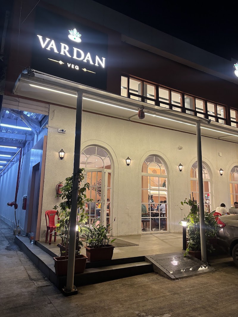 VARDAN VEG - VARDAN VEG, Punawale Signal Chowk, Survey no. 6,7,8, Wing AA, Aundh- Ravet BRTS Road, Gaon, next to Sant Tukaram Maharaj Bridge, Vishnu Dev Nagar, Punawale, Pimpri-Chinchwad, Maharashtra 411033, India
