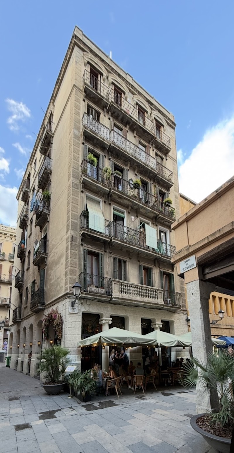 Farola Cocktail Bar Barcelona - Farola Cocktail Bar Barcelona Carrer del Rec, 67, Ciutat Vella, 08003 Barcelona, Spain
