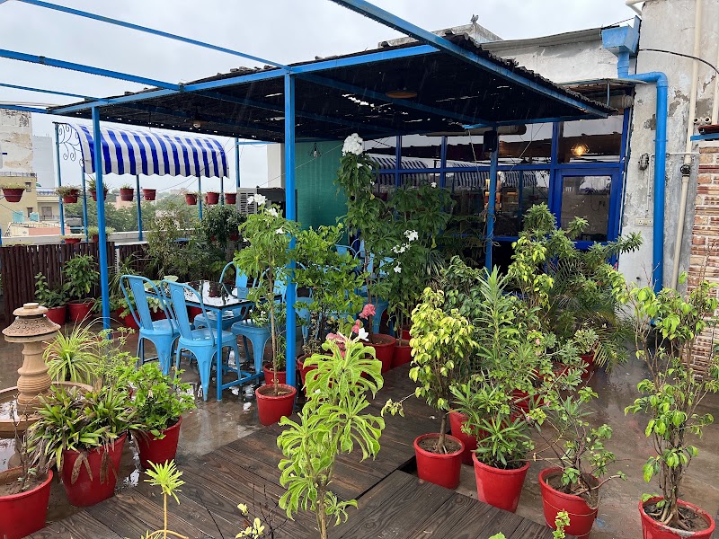 Rhythm Rooftop Cafe And Lounge - Rhythm Rooftop Cafe And Lounge AJIT MANSION HOTEL ,Near Panch Batti Circle, Residency Rd, Air Force Area, Ratanada, Jodhpur, Rajasthan 342001, India