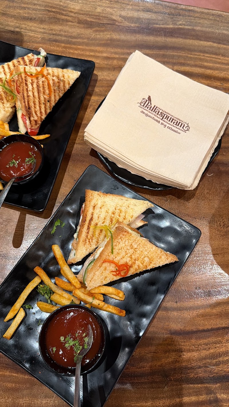 Dallaspuram - Telugu Kitchen and Bar - Dallaspuram - Telugu Kitchen and Bar 5, Plot, no 29, Road, Chandrapuri Colony, opp. to Vijaya Lakshmi Theatre, Saraswati Nagar, Chandrapuri Colony, L. B. Nagar, Mansoorabad, Hyderabad, Telangana 500074, India