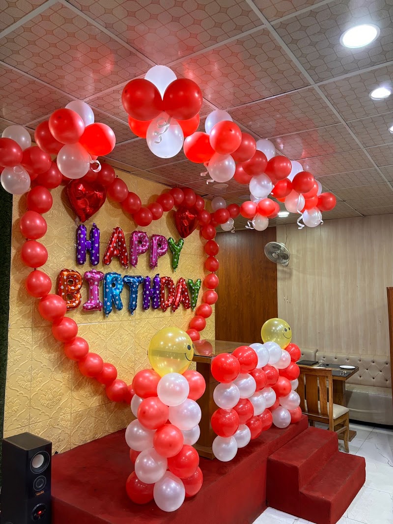 KTG Restaurant - KTG Restaurant Assotech One, Plot. No. 2, opp. LIC Building, C Block, Phase 2, Industrial Area, Sector 62, Noida, Uttar Pradesh 201020, India