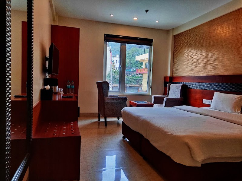 Holy River Hotel - Holy River Hotel Laxman Jhula Rd, Tapovan, Rishikesh, Jonk, Uttarakhand 249192, India