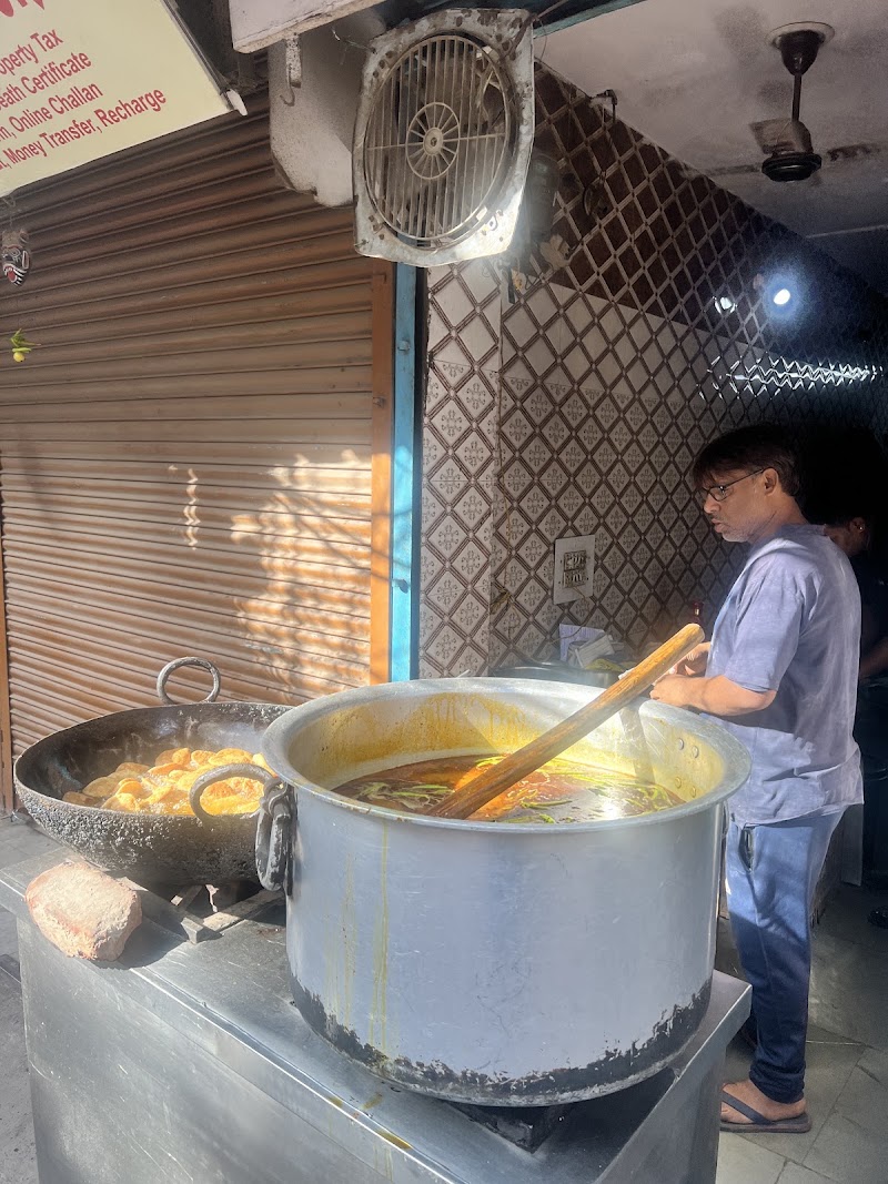 Babu Ram Gol Gappe Wale - Babu Ram Gol Gappe Wale 2983, Sitaram Bazar Rd, Bazar Sirkiwalan, Hauz Qazi, Chandni Chowk, New Delhi, Delhi, 110006, India