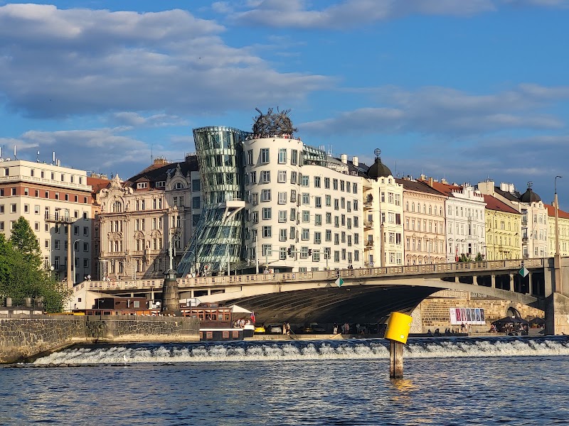 Dancing House - Dancing House, Jiráskovo nám. 1981/6, 120 00 Praha 2-Nové Město, Czechia