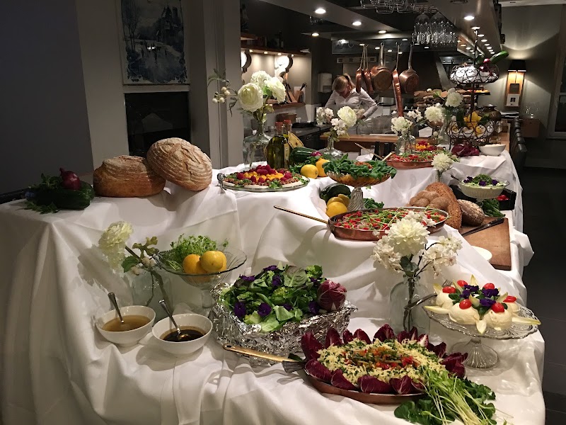 Restaurant en Kookstudio VaNDijK - Restaurant en Kookstudio VaNDijK aan de Maas, Stadshaven 24, 5256 BA Heusden, Netherlands