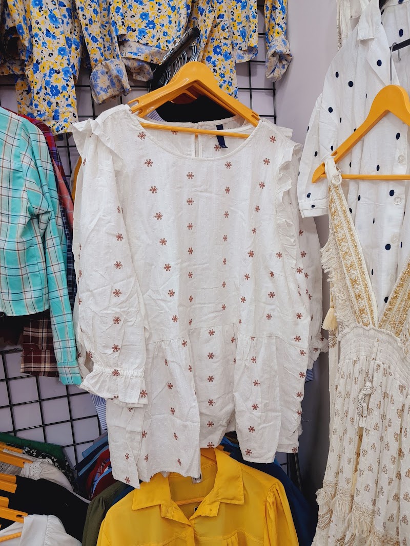 Kasim export - Kasim export 4-A, Hill Road Hill road, Ranwar, Bandra West Shop no 6 elco arcade, ground floor, D wing, near elco pani pori, Ranwar, Bandra West, Mumbai, Maharashtra 400050, India