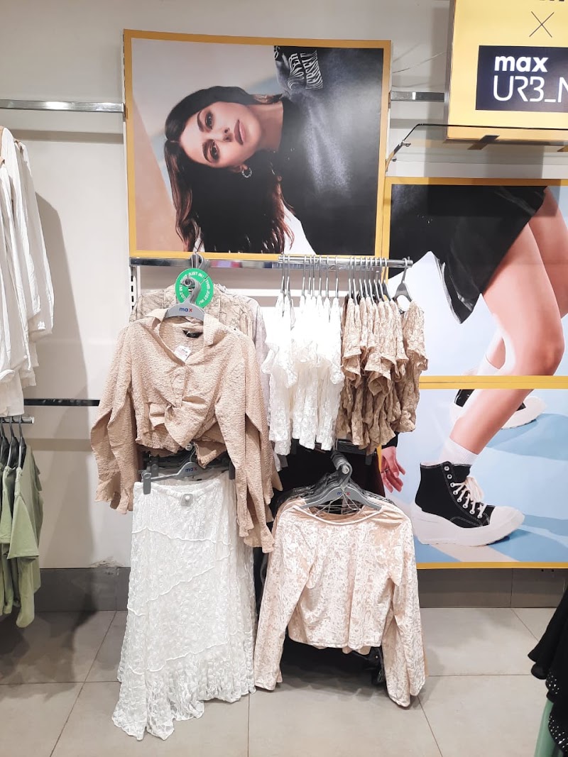 Max - Max Main Market, C Block 8, next to Haldiram's, Old Market, Block C, Malviya Nagar, New Delhi, Delhi 110017, India