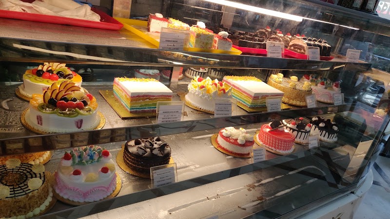 EVERGREEN SWEET HOUSE - EVERGREEN SWEET HOUSE, S-29 - 30, MARKET, Block S, Green Park, New Delhi, Delhi 110016, India