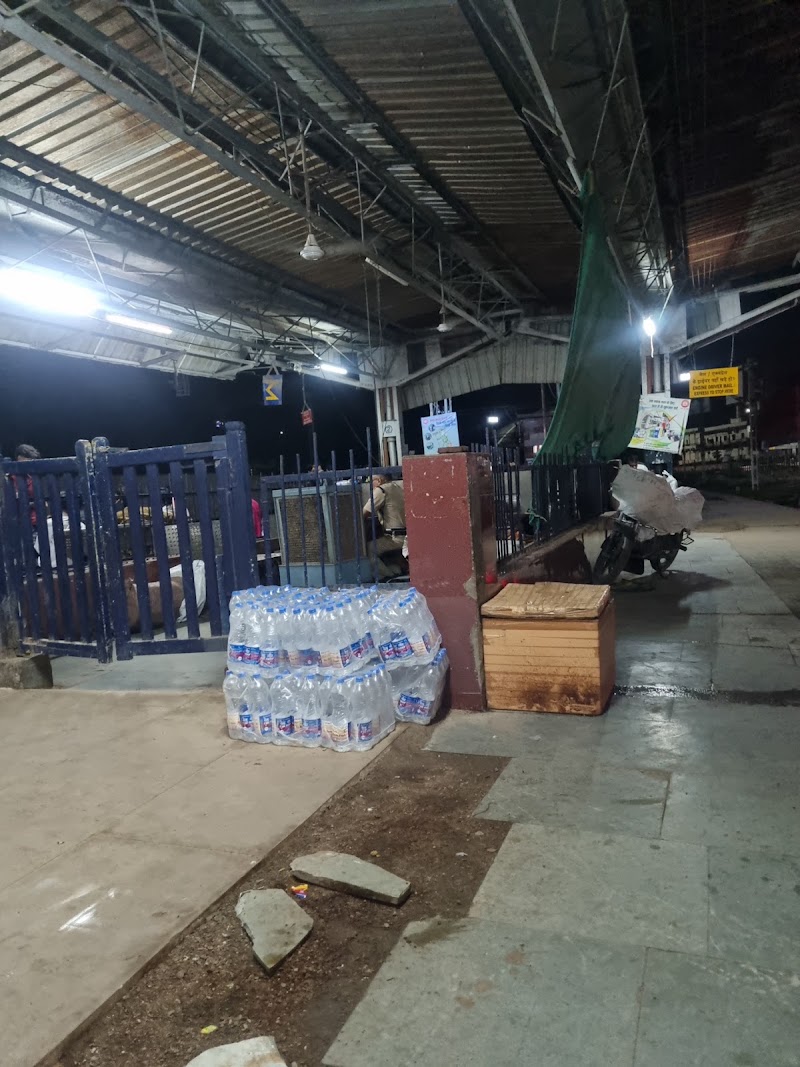 Gwalior railway station - Gwalior railway station, 657J+Q4F, Railway Colony, Gwalior, Madhya Pradesh 474002, India