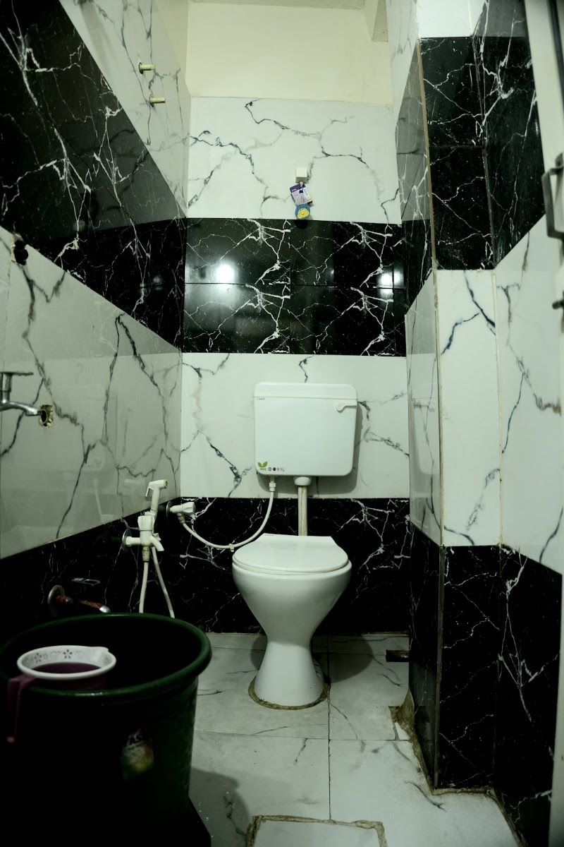 Hotel Ganraj | 300 Metre Distance from Mahakal Temple - Hotel Ganraj | 300 Metre Distance from Mahakal Temple 40/1 Naliya Bakhal, Mahakal Marg, Anand Ganj, Sakhipura, Ujjain, Madhya Pradesh 456006, India