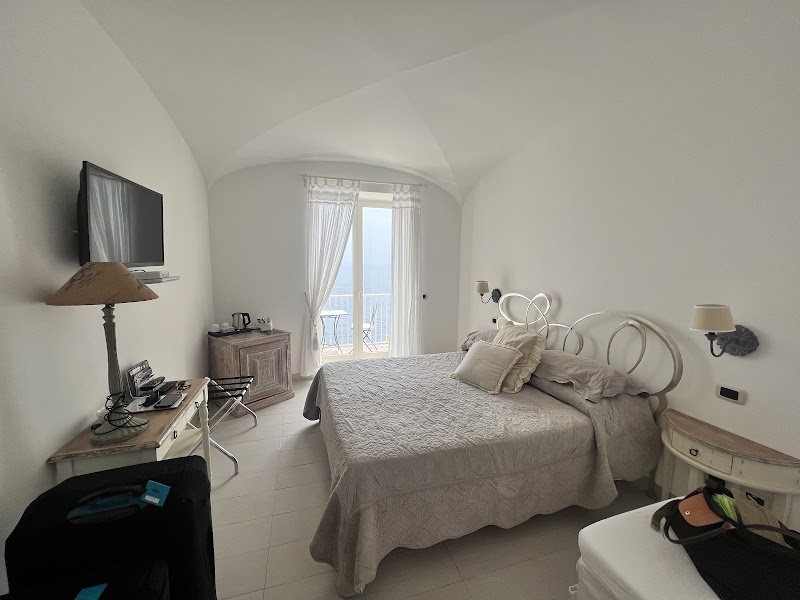 La Maurella B&B - La Maurella B&B, Via Roma, 46, 84010 Praiano SA, Italy