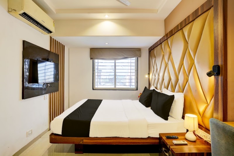 Hotel Park Palace - Hotel Park Palace Decor Tower, Dontad Street, Khadak St, opposite City Heights Tower, Masjid Bandar, Mumbai, Maharashtra 400009, India