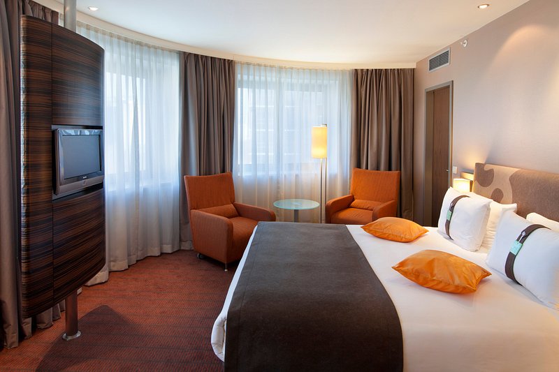 Holiday Inn Almaty - Holiday Inn Almaty, Timiryazev St 2д, Almaty 050000, Kazakhstan
