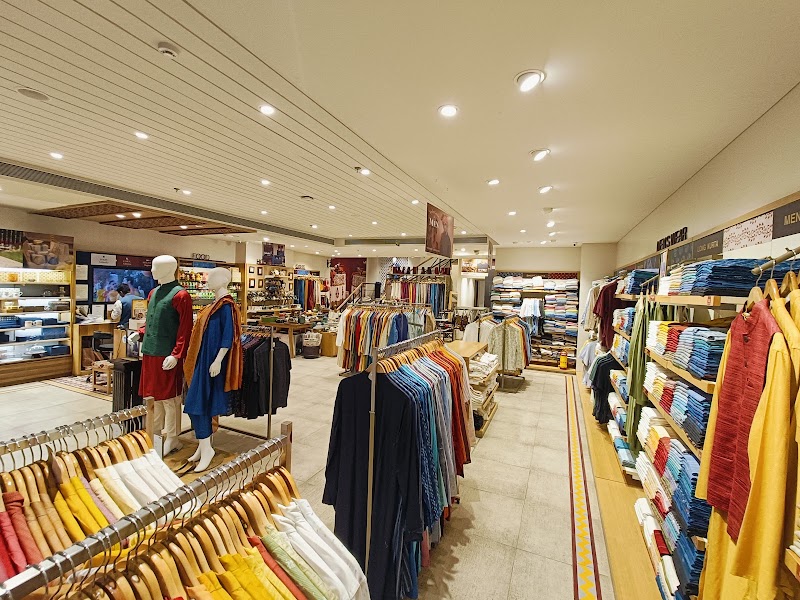 Fabindia, Bandra West - Fabindia, Bandra West, Near Tavaa Restaurant, 36-B, Turner Rd, next to Tanishq Store, TPS III, Bandra West, Mumbai, Maharashtra 400050, India