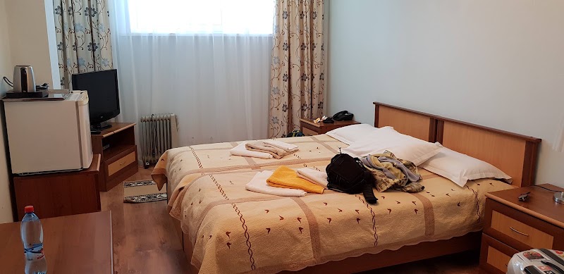 Hotel "Tri Korony"