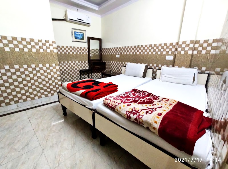 Hotel Welcome Deluxe - Hotel Welcome Deluxe 1347, punjabi phatak,Ballimaran Road Chandi chowk, Balli Maran, Baradari, Old Delhi, Delhi, 110006, India