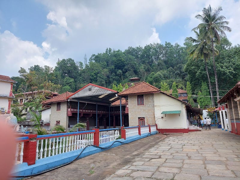Sri Kalaseshwara Swaami Temple (Dakshina Kashi) - Sri Kalaseshwara Swaami Temple (Dakshina Kashi), Kalasa Main Rd, Kalasa, Karnataka 577124, India