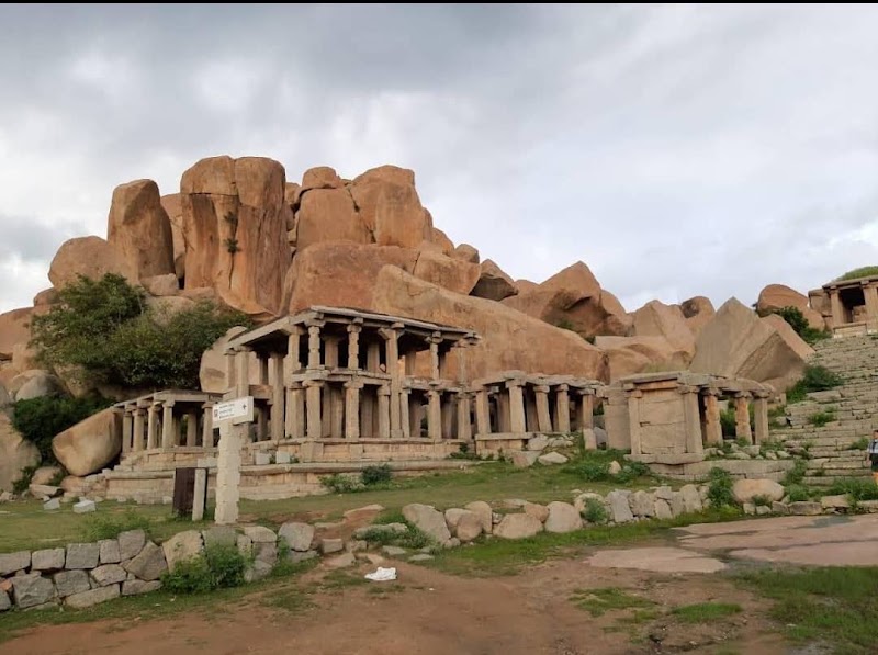 Hampi Fort - Hampi Fort, 8FM6+5JJ, Hampi St, Krishnapura, Karnataka 583239, India