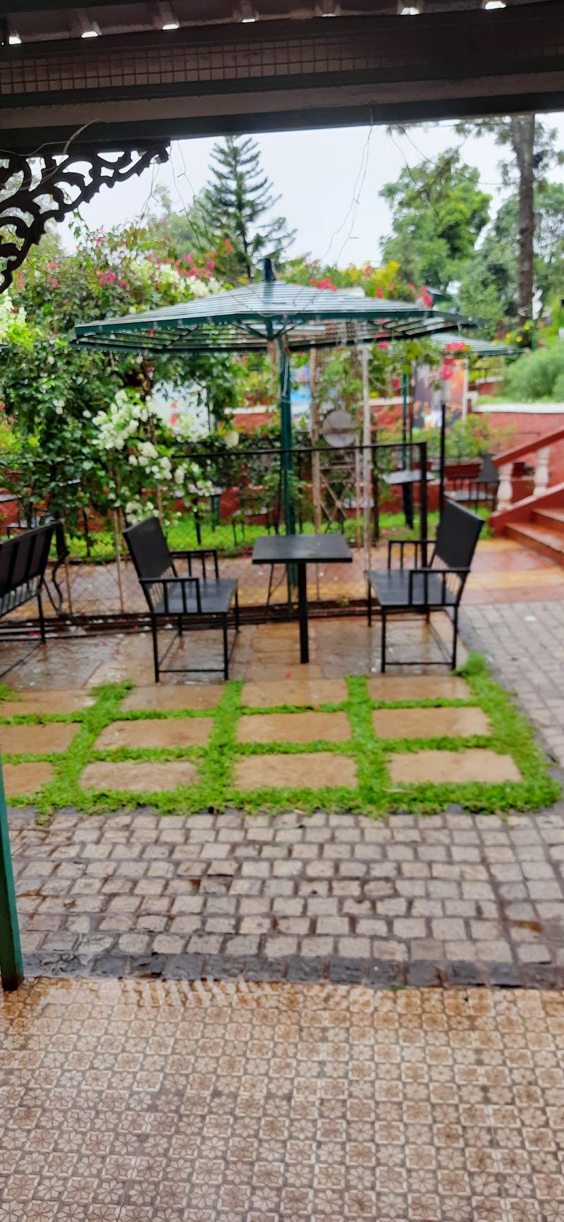 Garden Cafe - Garden Cafe Shop No 07 At Bhose Khind Mahableshwar Main Road, Panchgani - Mahabaleshwar Rd, Bhose, Maharashtra 412805, India