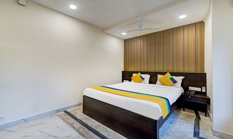 Itsy Hotels Neeranand Plaza - Itsy Hotels Neeranand Plaza, 34, Ganga Prasad Mukherjee Rd, near SBI, Branch, Bhowanipore, Kolkata, West Bengal 700025, India