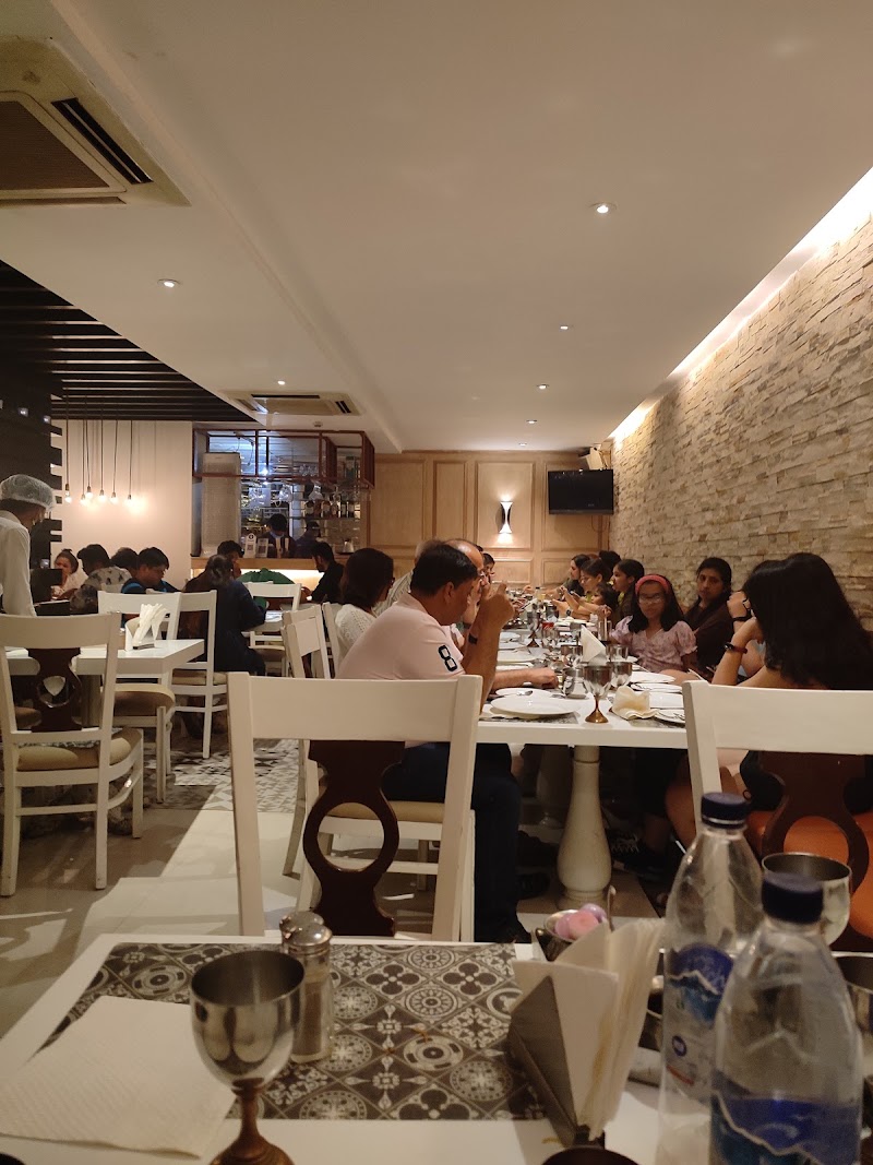 Pandara Market - Pandara Market J65H+5X2, Pandara Flats, India Gate, New Delhi, Delhi 110003, India