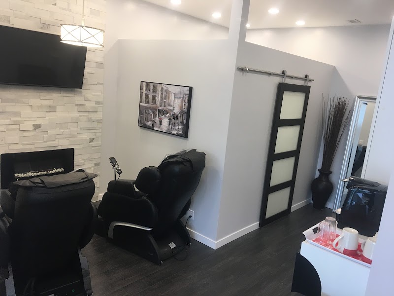 One Smile Bright Inc. - One Smile Bright Inc., ***BOOKING ONLY / NO WALKING ***, 19 Everwillow Close SW, Calgary, AB T2Y 4G4, Canada