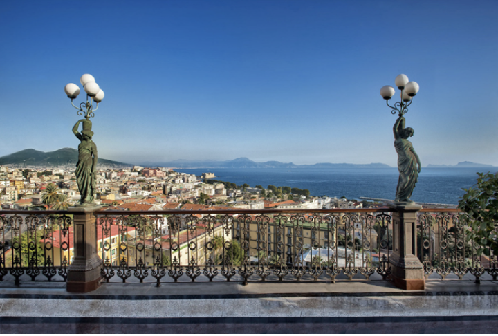 Bidder Terrace, Cocktails&AllDayDining - Bidder Terrace, Cocktails&AllDayDining C.so Vittorio Emanuele, 135, 80121 Napoli NA, Italy