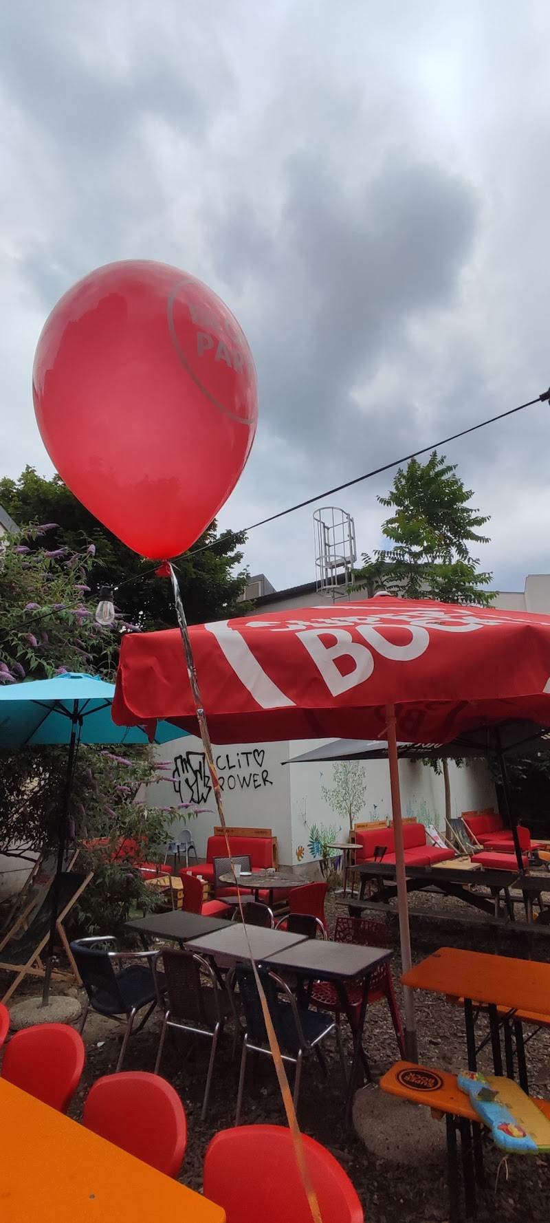 Le Jardin De Louisette - Terrasse - Le Jardin De Louisette - Terrasse 37 Bd Rouget de Lisle, 93100 Montreuil, France