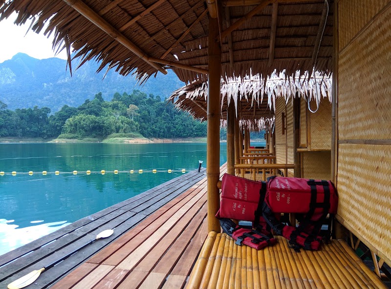 Klong Ka lakehouse - Klong Ka lakehouse, XM5V+QR2, Khao Phang, Ban Ta Khun District, Surat Thani 84230, Thailand