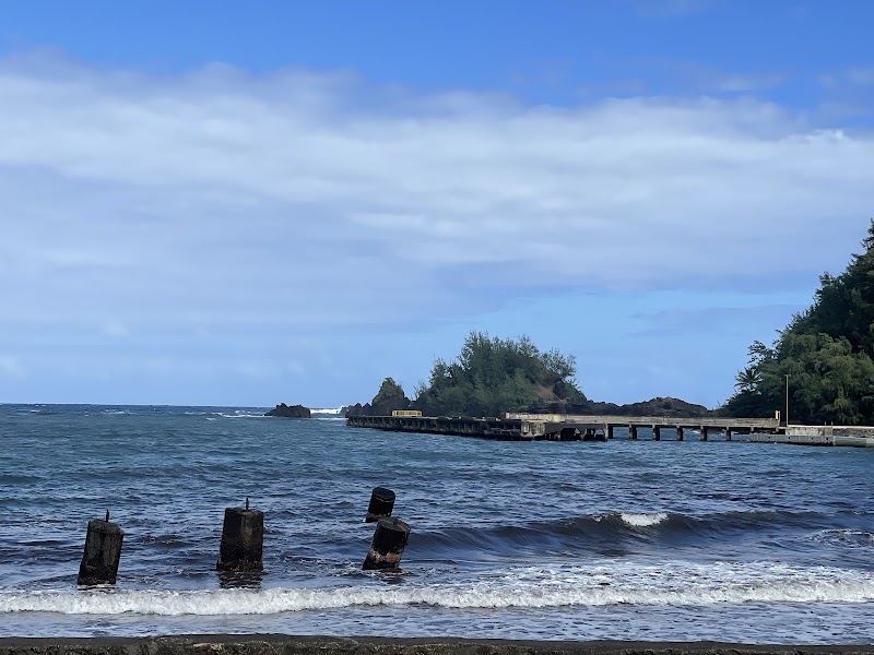 Hāna Bay Beach Park - Hāna Bay Beach Park 150 Keawa Pl, Hana, HI 96713, USA