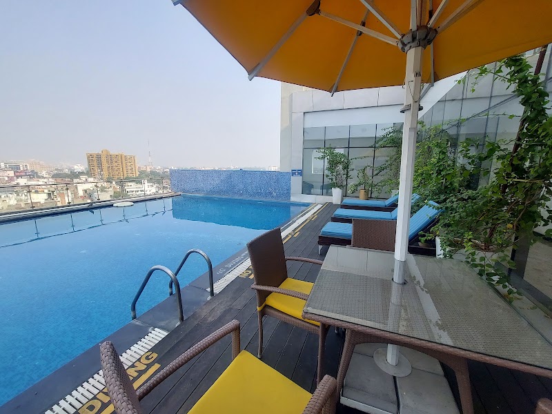 Golden Tulip Lucknow - Golden Tulip Lucknow 6, Station Rd, Udaiganj, Husainganj, Lucknow, Uttar Pradesh 226001, India