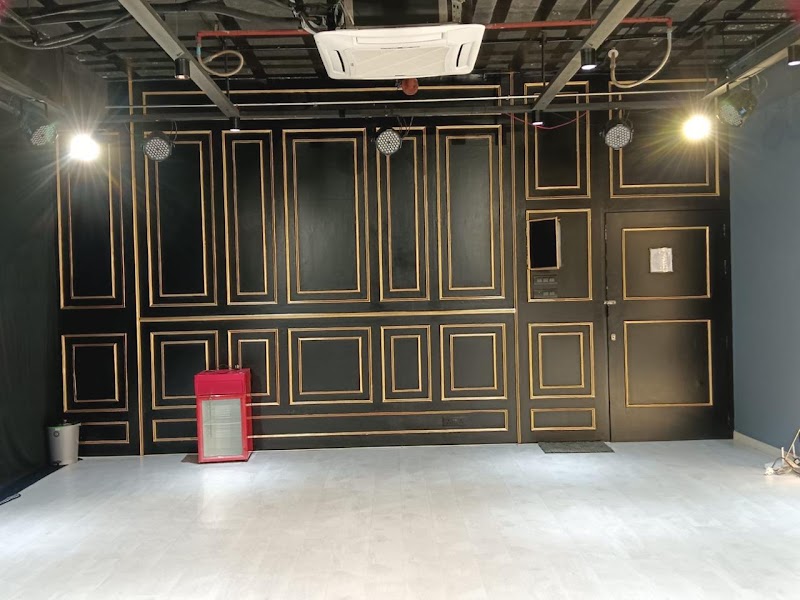 Distractshion studio - Distractshion studio, Remi Commercio, 1008, Off Veera Desai Rd, Industrial Area, Andheri West, Mumbai, Maharashtra 400053, India