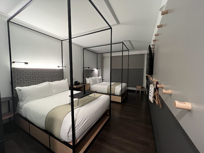 Moxy NYC East Village - Moxy NYC East Village 112 E 11th St, New York, NY 10003, USA