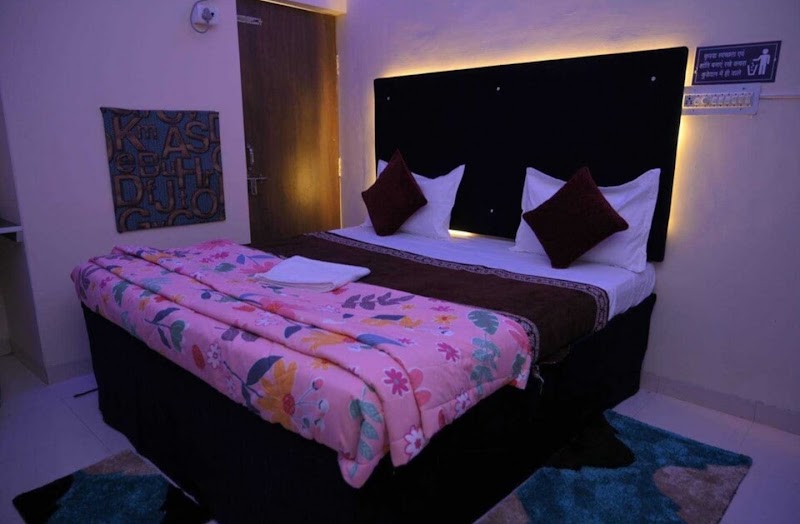 POP Hotel Blue Star - POP Hotel Blue Star Bhilai, 57GX, MHH, Padmanabhpur Road, Janta Colony, Civil Lines, Durg, Bhilai, Chhattisgarh 491001, India