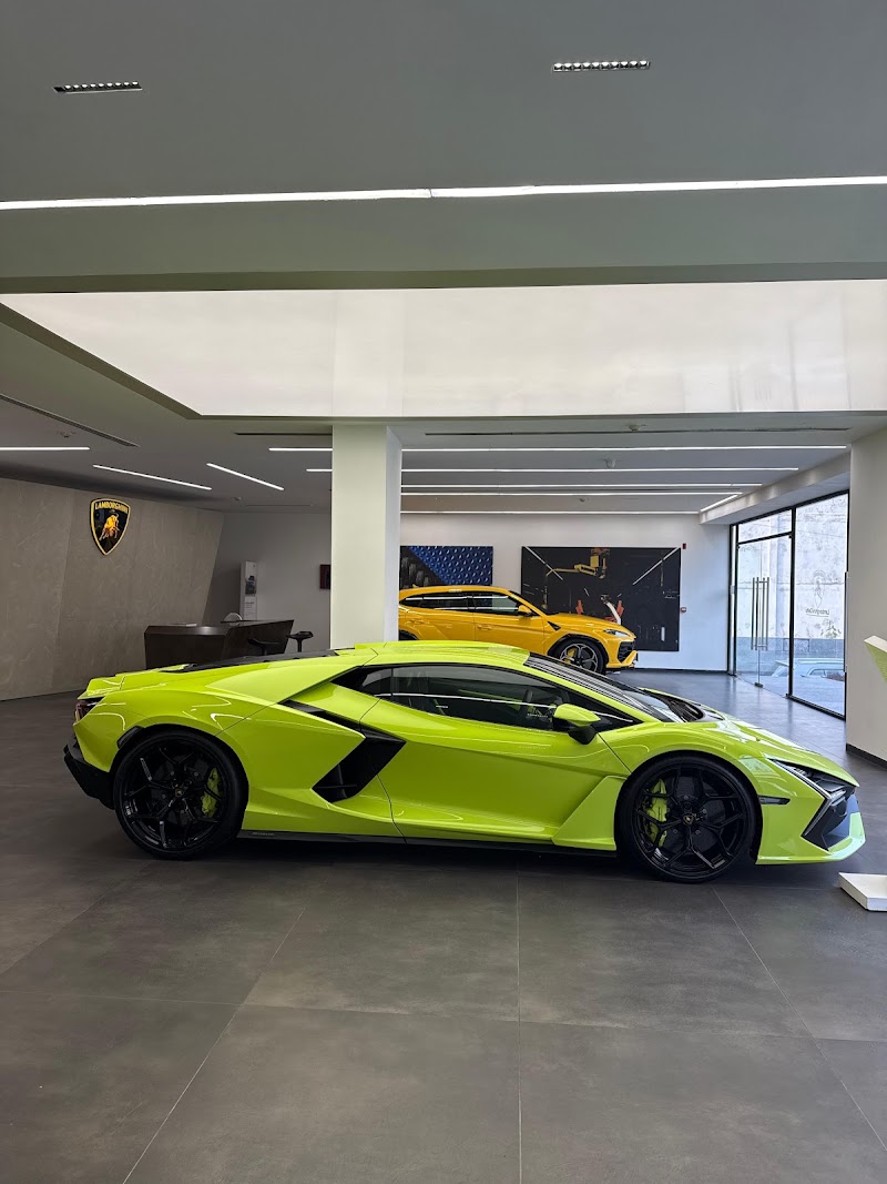 Lamborghini Delhi - Lamborghini Delhi A-16, Mathura Rd, Mohan Cooperative Industrial Estate, Sarita Vihar, New Delhi, Delhi 110044, India