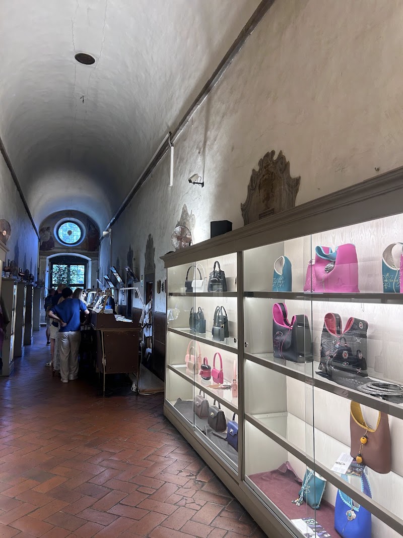 Scuola del Cuoio S.r.l. - Scuola del Cuoio S.r.l., Via di S. Giuseppe, 5/R, 50122 Firenze FI, Italy