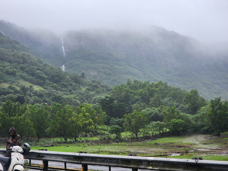 Lonavala Lake Scenic View - Lonavala Lake Scenic View PCQ5+M73, Jalvaayu Marg, Bhangarwadi, Lonavala, Maharashtra 410401, India