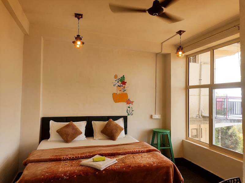 Hill Veu Home Bir Billing - Hill Veu Home Bir Billing 200 mtr, Bir-Billing Rd, near bir bus stand, near Bir community health center, Bir, Himachal Pradesh 176077, India