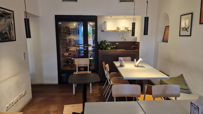 Das Brett - Drinks, Food, Boardgames - Das Brett - Drinks, Food, Boardgames Mariahilfstraße 12, 6020 Innsbruck, Austria